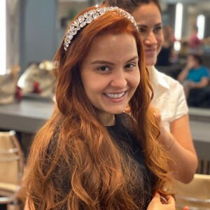 Maiara, da dupla com Maraisa, cortou o cabelo e comemorou visual de princesa