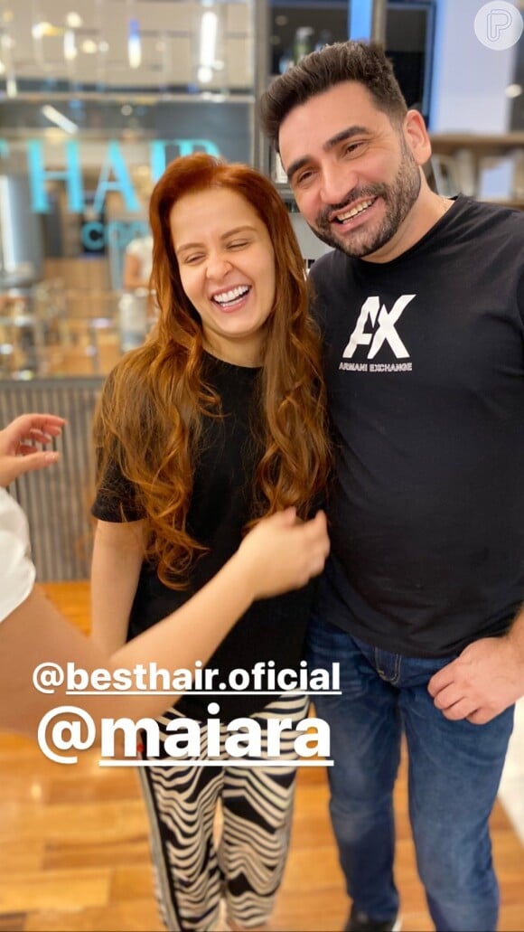 Maiara, da dupla com Maraisa, esteve no salão de beleza Best Hair, em São Paulo