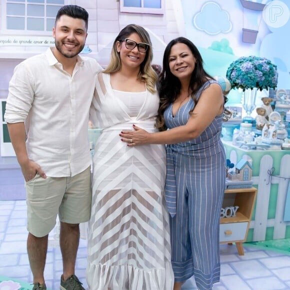 Marília Mendonça e Murilo Huff são pais de primeira viagem de Léo, com menos de 1 mês