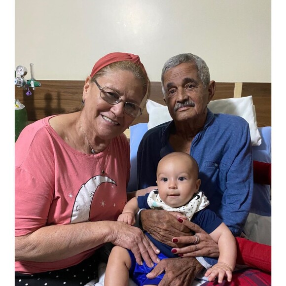 Filho de Camilla Camargo, Joaquim já conheceu os avós maternos, dona Helena e seu Francisco