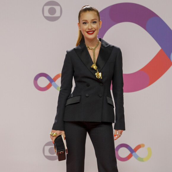 Marina Ruy Barbosa contou que está morando fora do Brasil