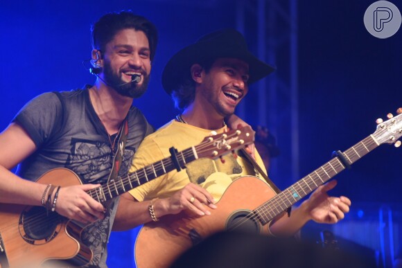 Munhoz, da dupla com Mariano, e Rhayssa Carvalho oficializaram a união em Campo Grande (MS) nesta terça-feira, 4 de janeiro de 2020