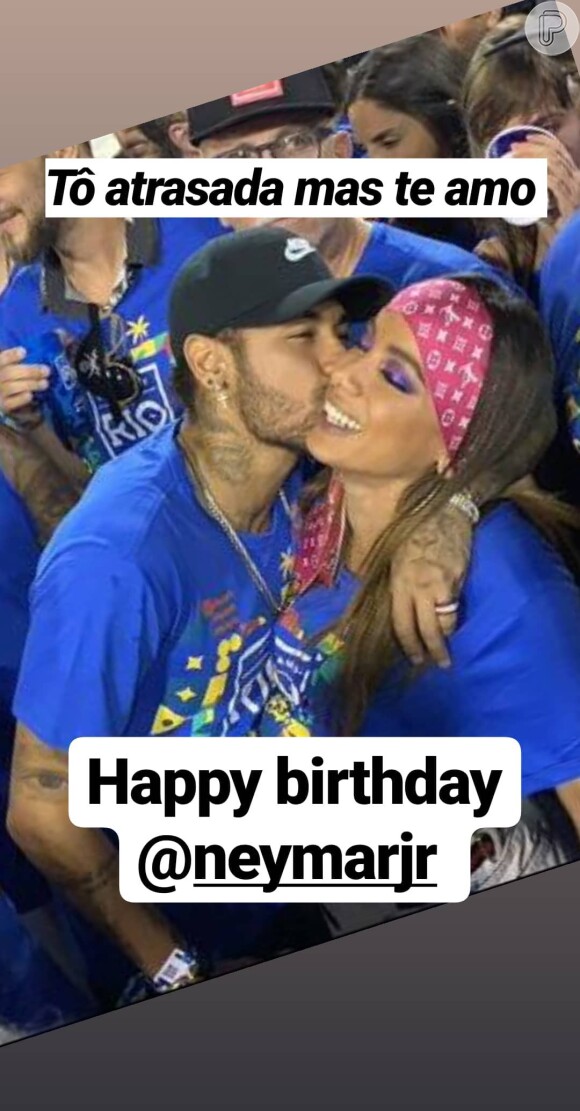 Anitta manda mensagem de aniversário a Neymar com foto ganhando beijo no rosto de jogador