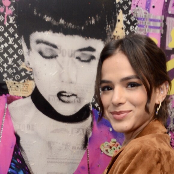 Bruna Marquezine se surpreendeu depois que fã citou 'pisão' de Tiago Leifert para ela