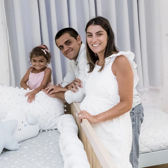 Felipe Simas e Mariana Uhlmann mostraram detalhes do quarto do terceiro filho