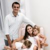Felipe Simas e Mariana Uhlmann escolheram decoração moderna para quarto do filho