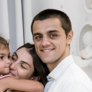 Felipe Simas é pai pela terceira vez! Mariana Uhlmann dá à luz Vicente