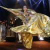 Carnaval do Rio: Camila Queiroz elege look futurista no Baile do Copa