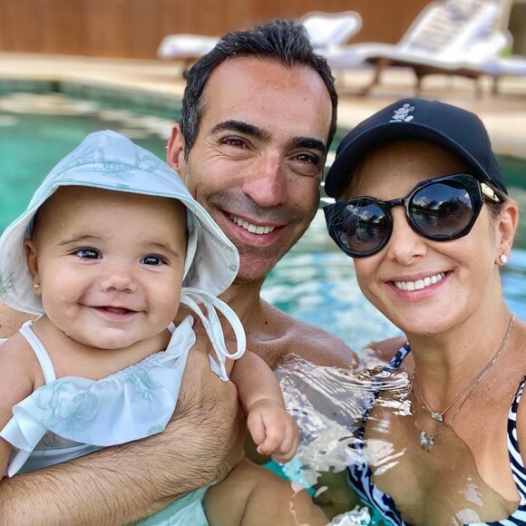 Ticiane Pinheiro postou foto com a família no Instagram