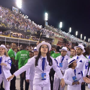 Sophia Raia não escondeu a animação durante desfile da Beija-Flor