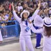Sophia Raia se divertiu durante o desfile da Beija-Flor, última escola a encerrar o Carnaval do Rio de Janeiro