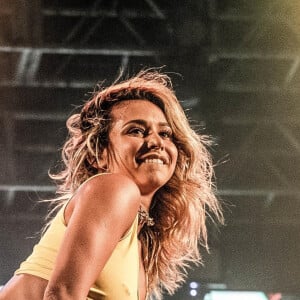 Anitta comemora resultado de teste com Ohana Lefundes