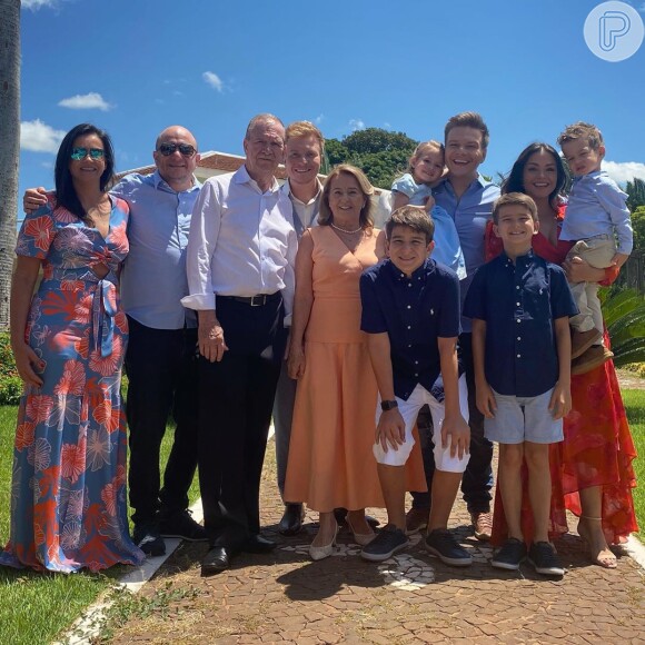 O casamento de Gabi Luthai e Teo Teló foi celebrado em Campo Grande, Mato Grosso do Sul, e reuniu toda a família do sertanejo