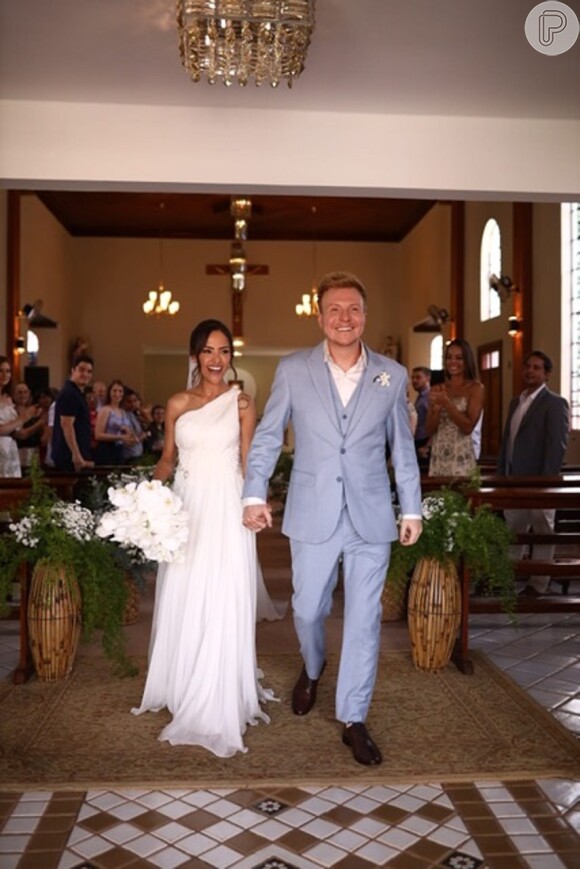 Casamento de Téo Teló, irmão de Michel Teló, com a influencer Gabi Luthai aconteceu em Campo Grande, no domingo (01)
