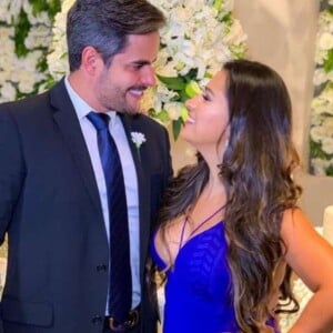 Simone e o marido, Kaká Diniz, se emocionaram durante a cerimônia para renovar os votos