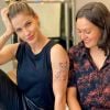 Mulher de Gusttavo Lima, Andressa Suita faz nova tatuagem com profissional