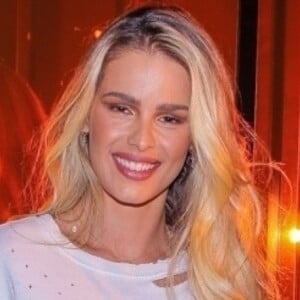 Yasmin Brunet pegou de surpresa alguns seguidores pelo fim do casamento com Evandro Soldati e ganhou shipper com Gabriel Medina