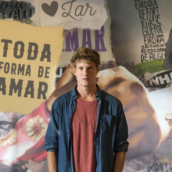 No fim da novela 'Malhação: Toda Forma de Amar', Filipe (Pedro Novaes) cai em mentira de Rui (Romulo Neto) sobre Rita (Alanis Guillen)