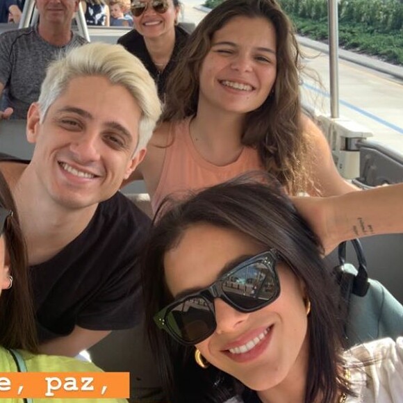 Bruna Marquezine exibe foto de viagem com amigo nos Estados Unidos