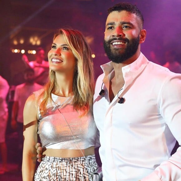 Gusttavo Lima e Andressa Suita exageraram na bebida e o artista assumiu que acordou de ressaca