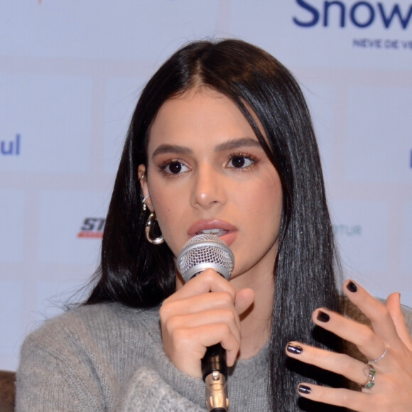 Bruna Marquezine se defende ao ser chamada de 'racista' na web: 'Que perseguição comigo'