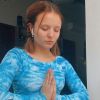Larissa Manoela começou a praticar meditação na quarentena