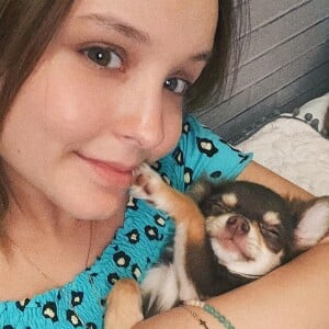 Mãe de pet! Larissa Manoela continuou juntinho com seus cachorrinhos na quarentena