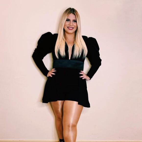 Marília Mendonça opina sobre look com jeans destroyed de Maraisa: 'Rica'