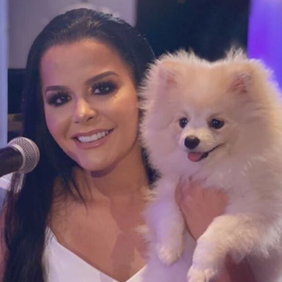 Marília Mendonça opina sobre look com jeans destroyed de Maraisa: 'Rica'