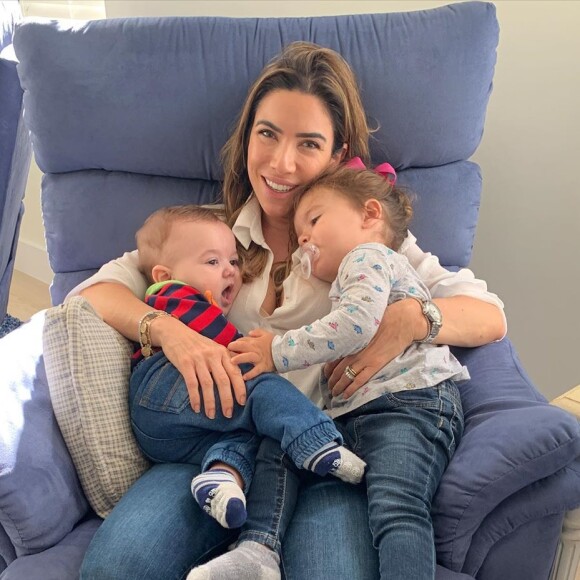 Patricia Abravanel posa com Jane e Senor