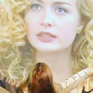 Filha de Angélica e Luciano Huck, Eva se encantou ao ver a mãe em programa de TV de 1996