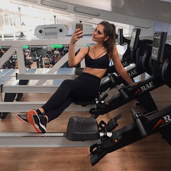 Jessika Alves segue rotina de exercícios na quarentena