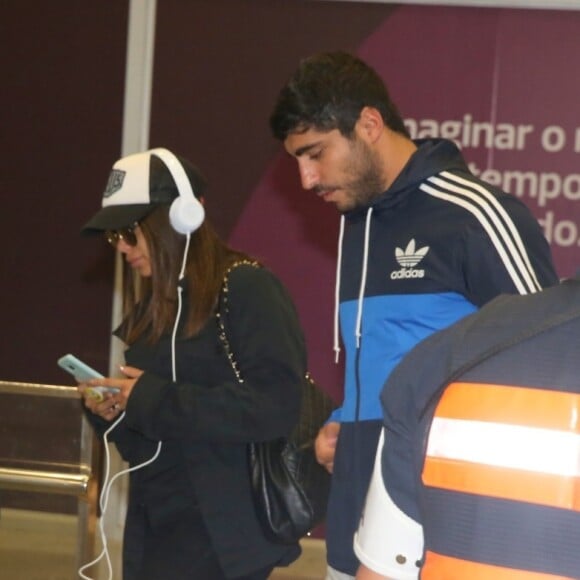 Anitta mostrou que as fotos foram enviadas por uma pessoa de sua equipe já sem Thiago Magalhães