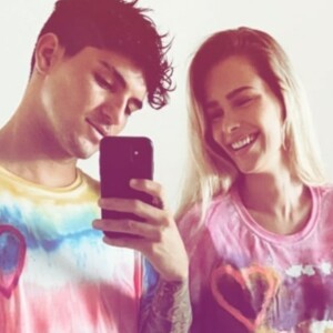 Yasmin Brunet e Gabriel Medina se divertem em dia de surfe