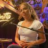 Anitta promoveu live com músicas religiosas em casa