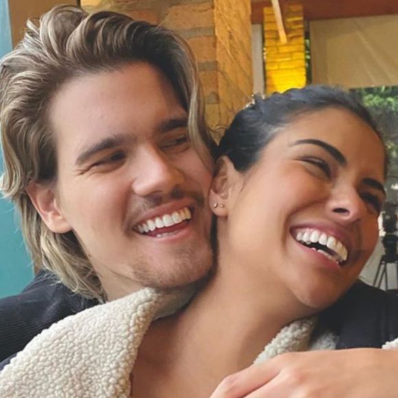 Munik Nunes e o sertanejo Caio César são namorados