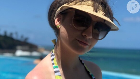 Sophia Valverde relembra foto na praia e desabafa sobre quarentena