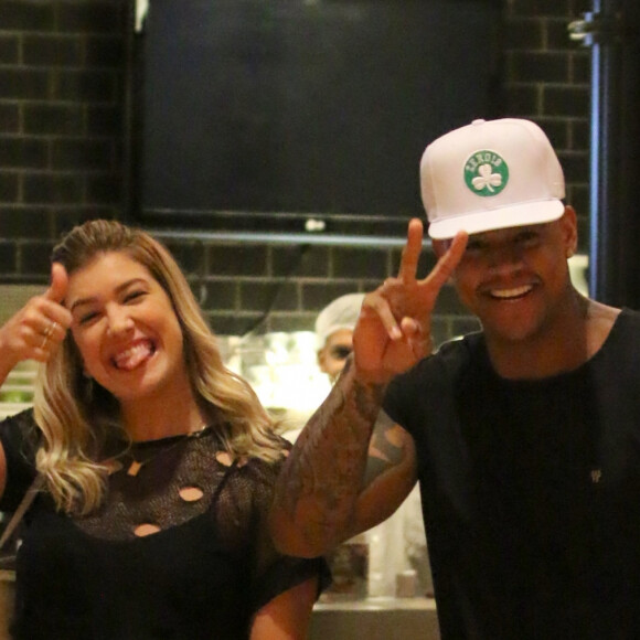 Léo Santana e Lorena Improta agitaram a web com a notícia da retomada do namoro