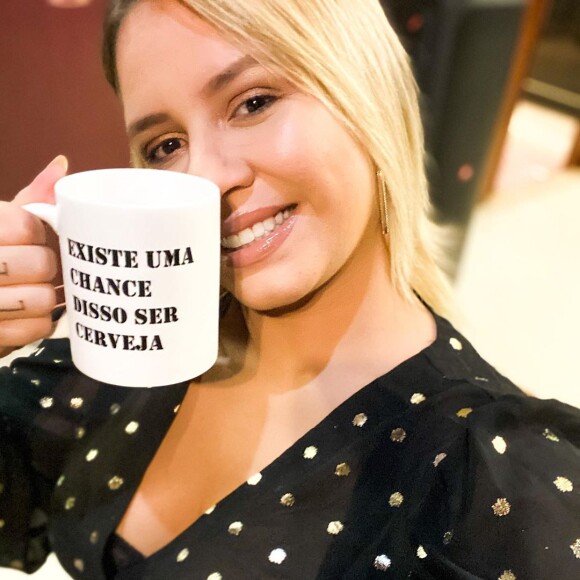 Marília Mendonça mostrou sua caneca divertida antes da live das Patroas