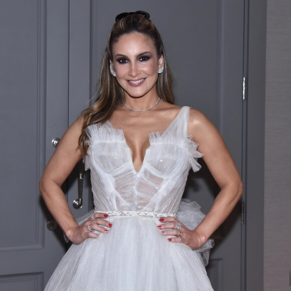 Claudia Leitte falou sobre rotina em quarentena ao lado do marido e filhos