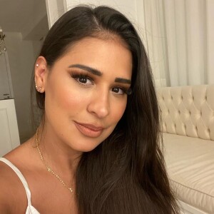 Simone é youtuber! Cantora cria canal pessoal no Youtube