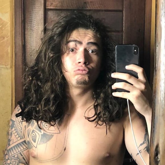 Whindersson Nunes exibe cabelo após transição e Maisa nota semelhança em foto postada pelo comediante