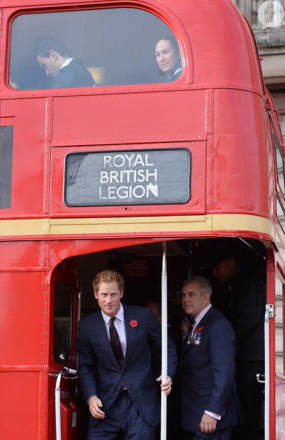 Príncipe Harry participa do Dia da Lembrança, no Reino Unido
