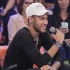 Neymar, sem camisa, grava 1º vídeo de dança com filho no TikTok. Vídeo!