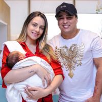 Kauan acompanha Sarah Biancolini na 1ª consulta do filho recém-nascido. Fotos!