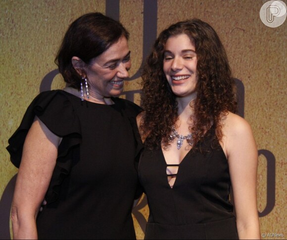 Lilia Cabral se divertiu ao dançar Anitta com a filha, Giulia Bertolli
