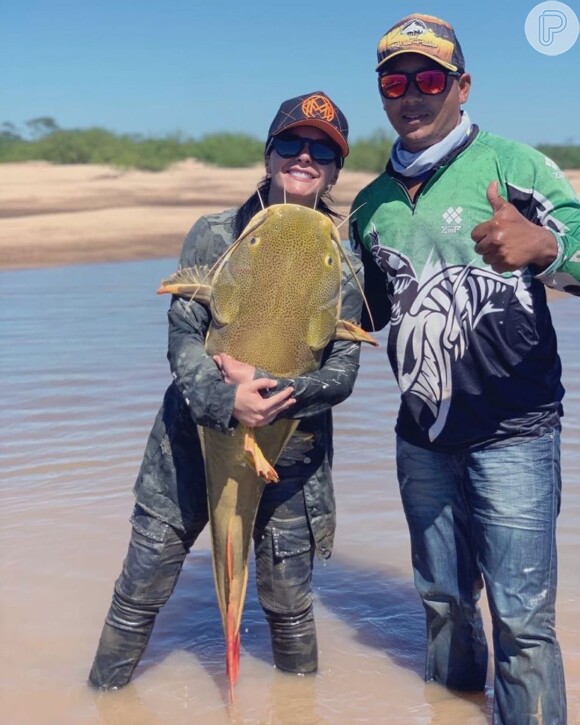 Maraisa, da dupla com Maiara, posta foto segurando um peixe enorme