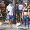 Sthefany Brito é fotografada caminhando com marido, Igor Raschcovsky, e seus cachorros na orla da praia do Arpoador, na zona sul do Rio de Janeiro, neste sábado, 18 de julho de 2020