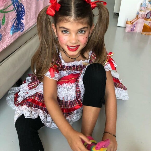 Sofia, de 8 anos, é filha de Grazi Massafera e Cauã Reymond