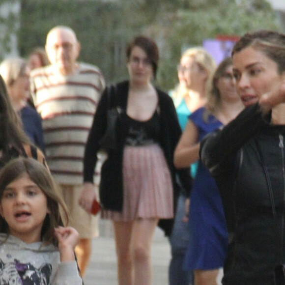 Filha de Grazi Massafera é comparada à atriz em foto